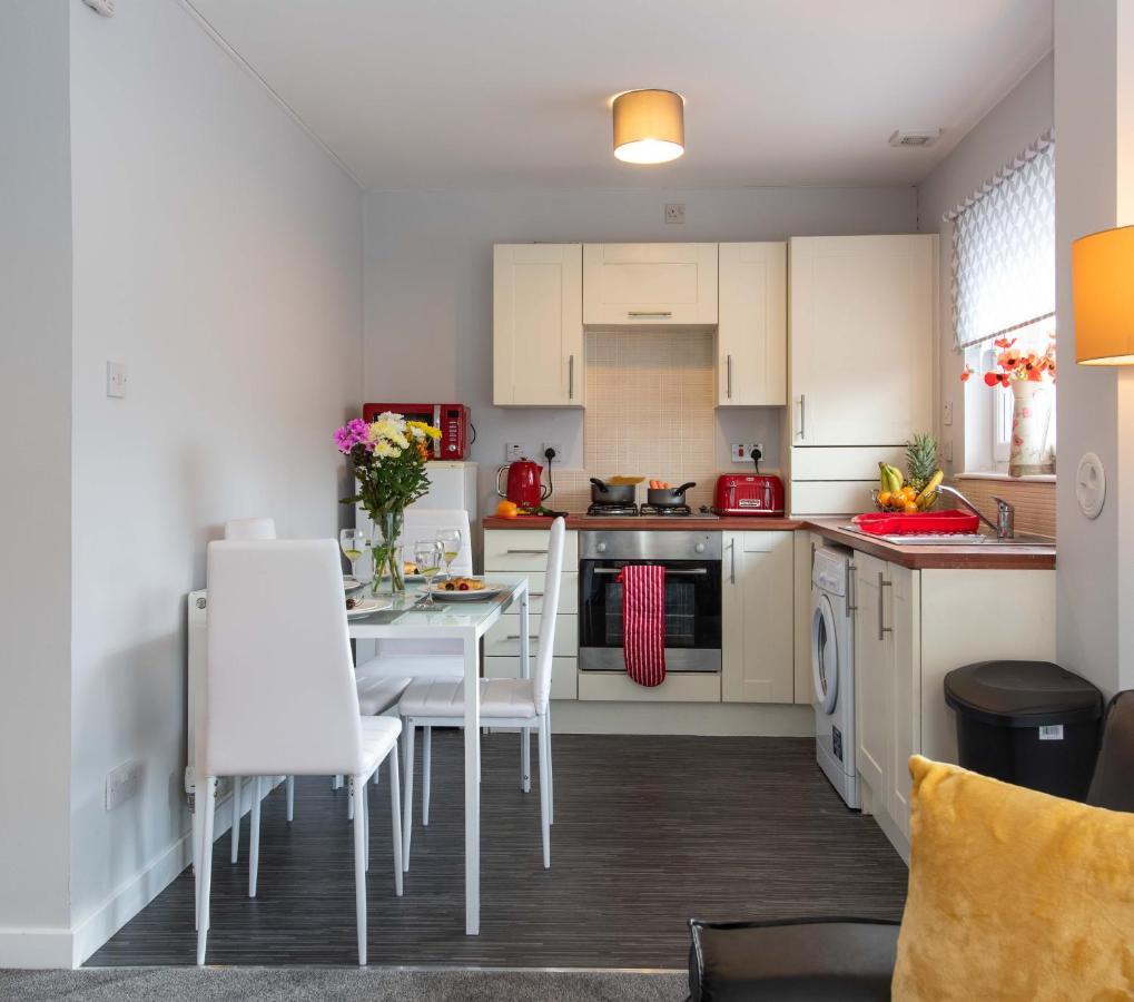 Premier - Wishaw En-Suite Apartment Luaran gambar